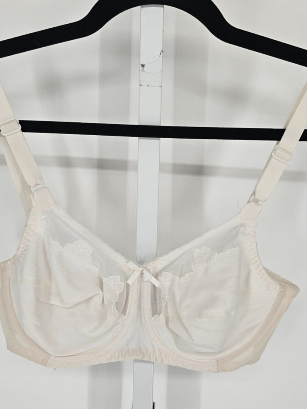 Vtg 1980s Bali Womens Sz 34C T Shirt Bra Unlined White Lace